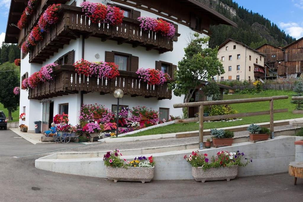 Piccola Suite Sul Civetta Колле-Санта-Лучия Экстерьер фото